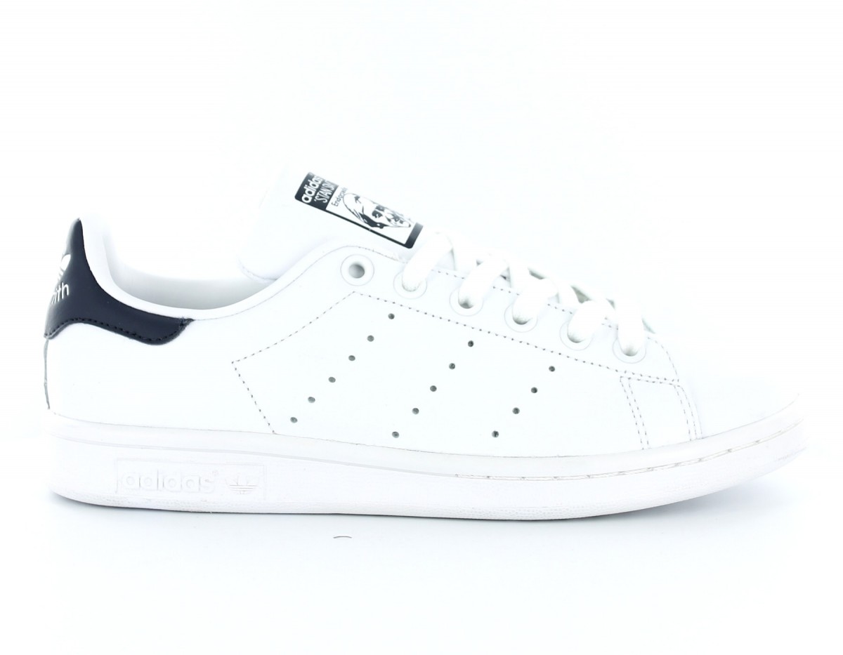 stan smith noir solde