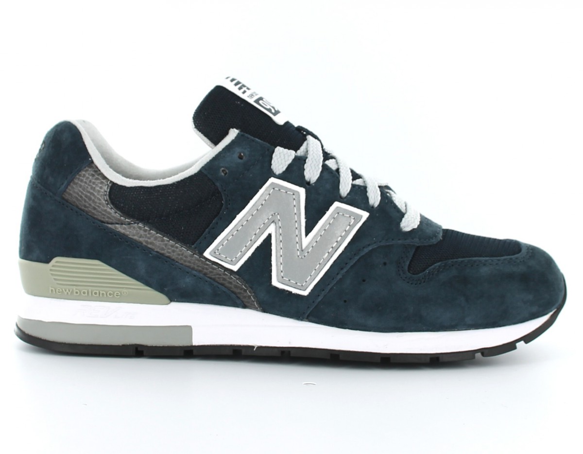 new balance 996 bleu marine et dore