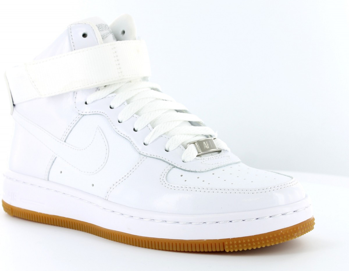 basket nike air force 1 mid blanc pas cher