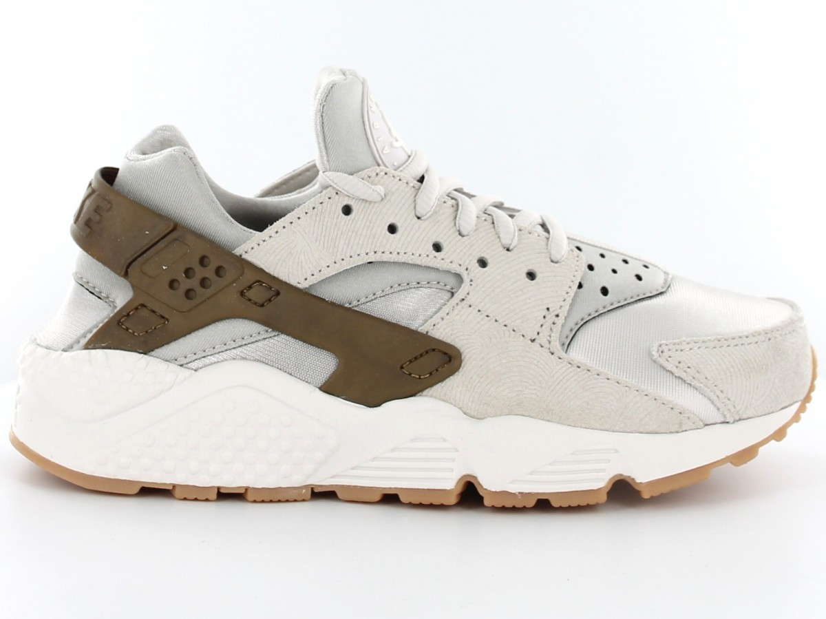 nike beige suede sneakers