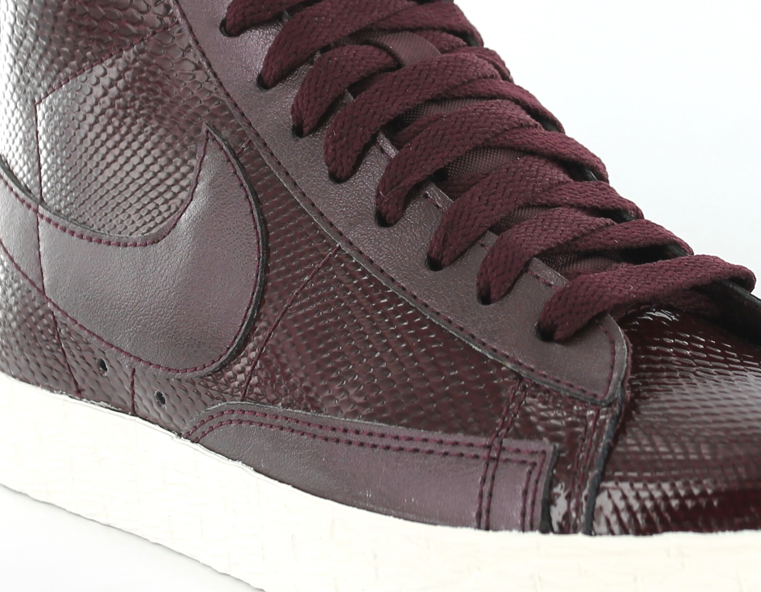 nike blazer basse bordeau