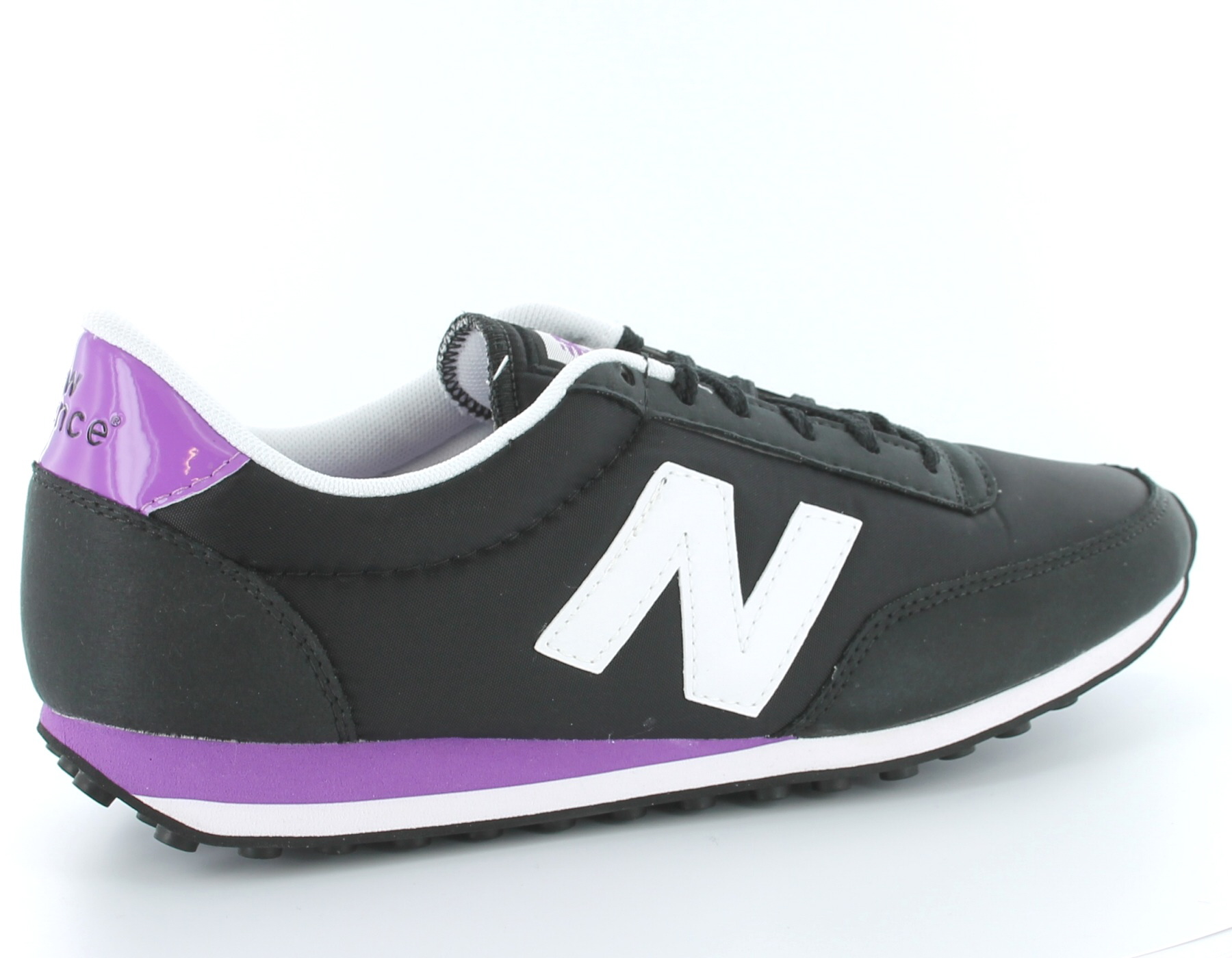 new balance u410 noir Cinosural International School