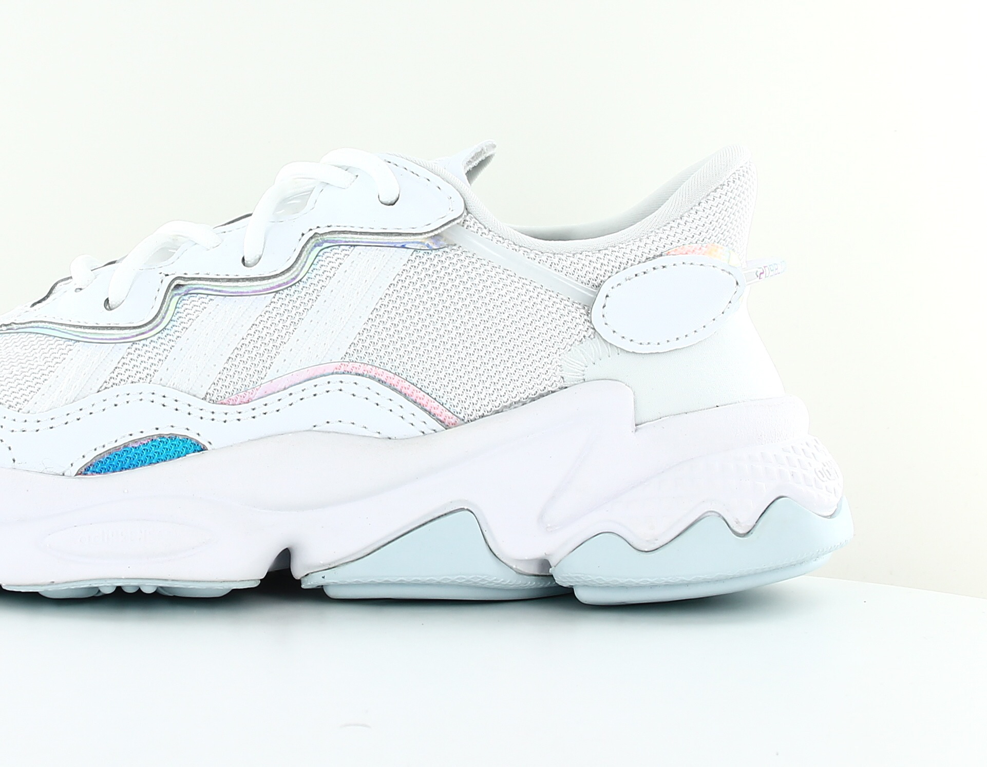 ozweego adidas blanche