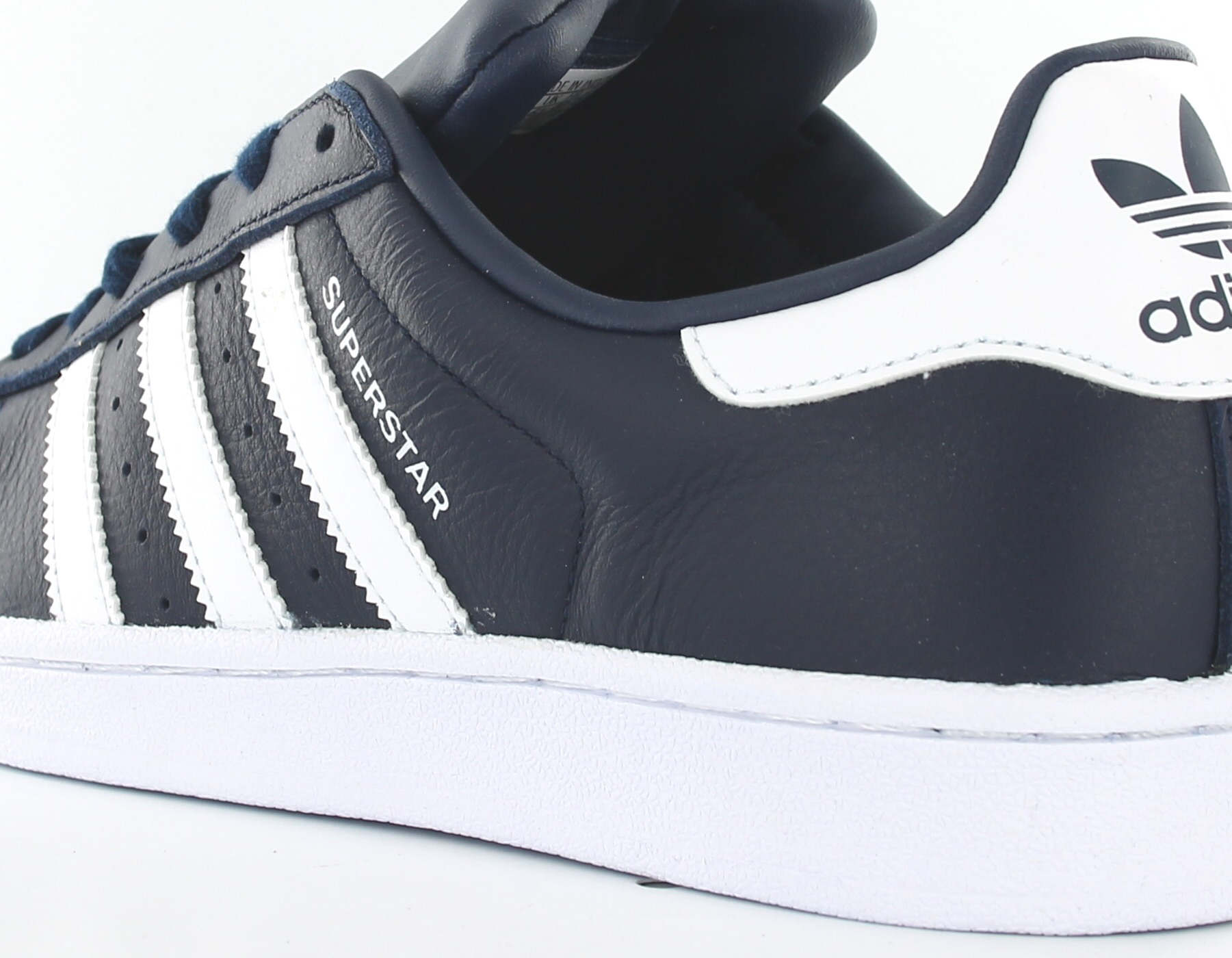 adidas superstar blanc et bleu marine