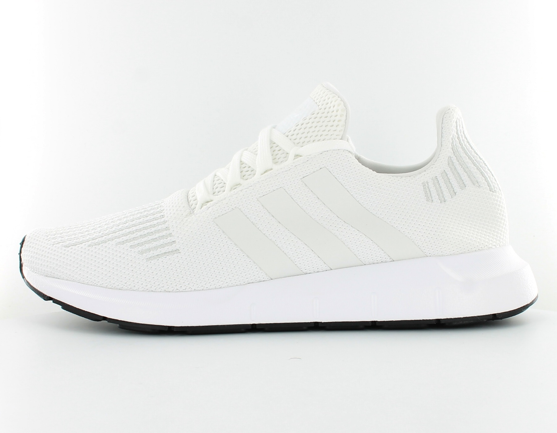 adidas swift run blanche