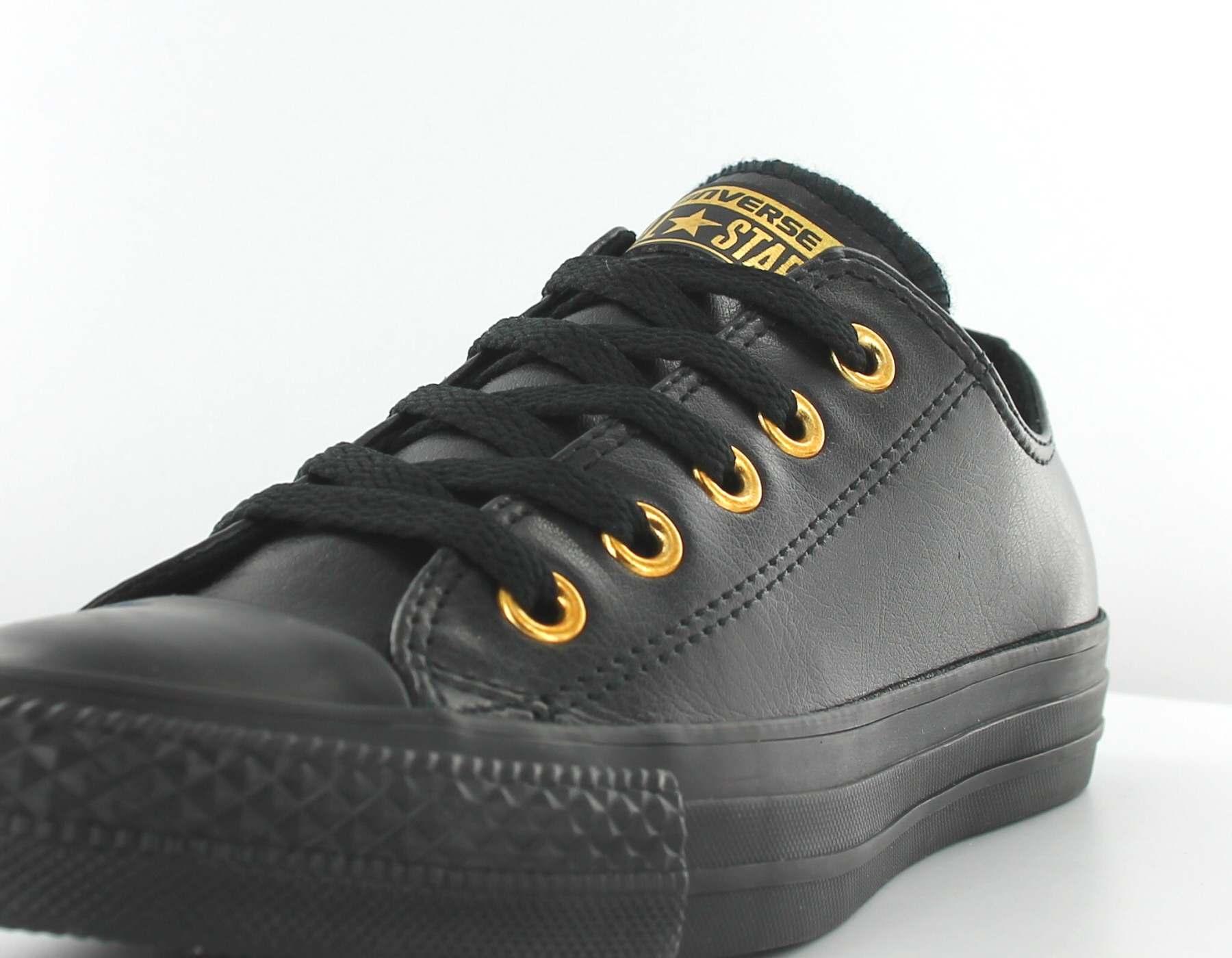 converse basse en cuir noir