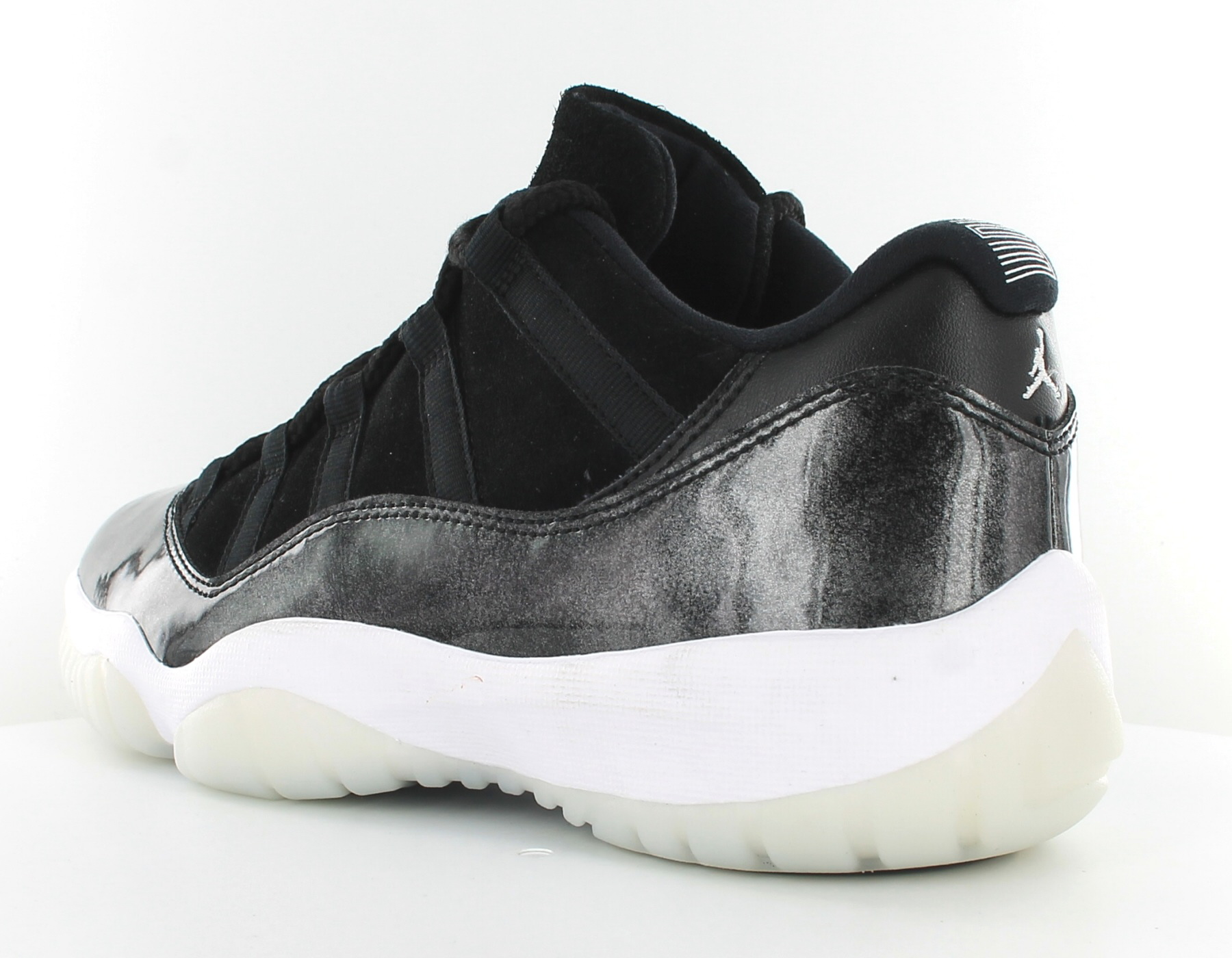 Jordan 11 retro low noir et blanc sale