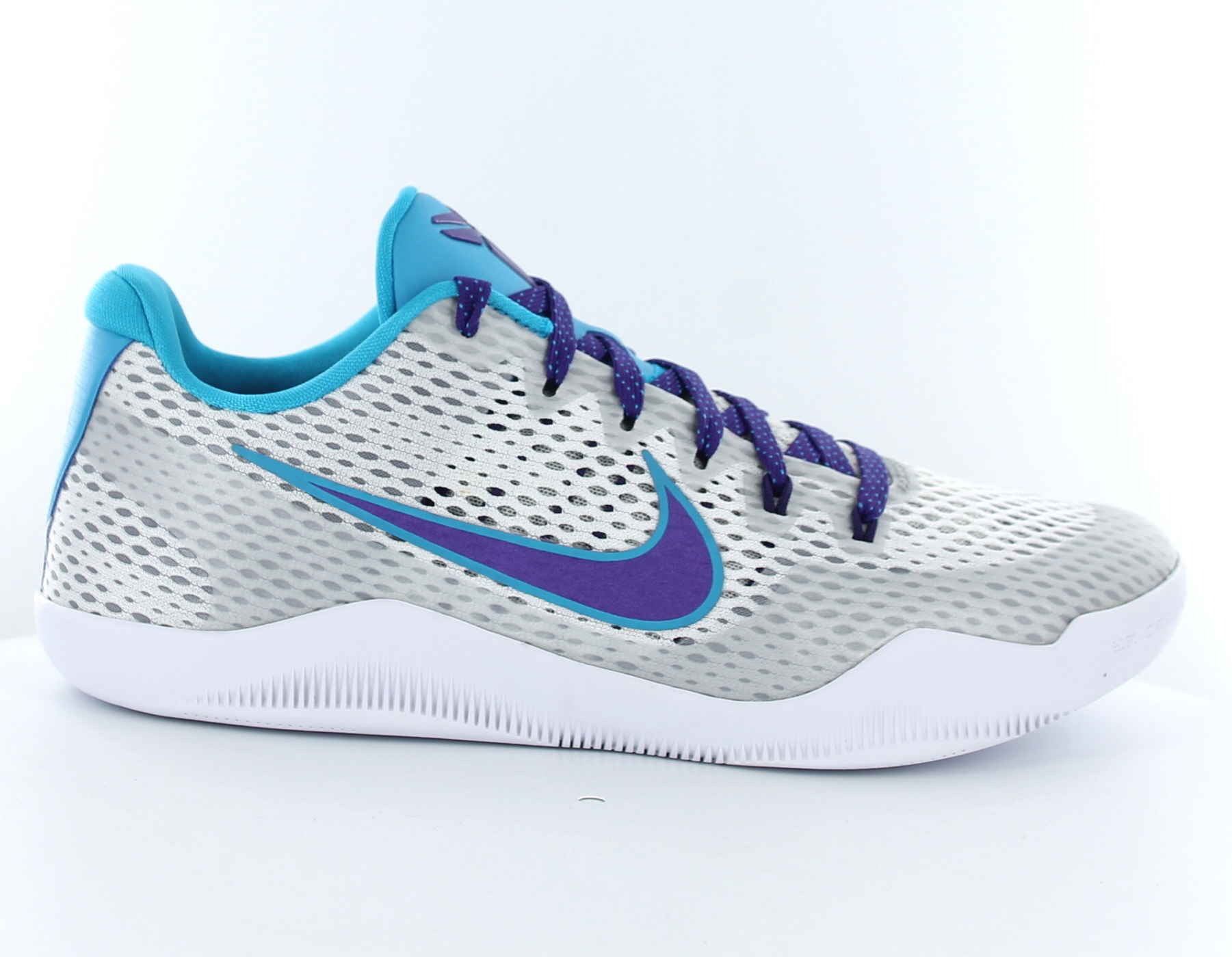 kobe 11 blanche
