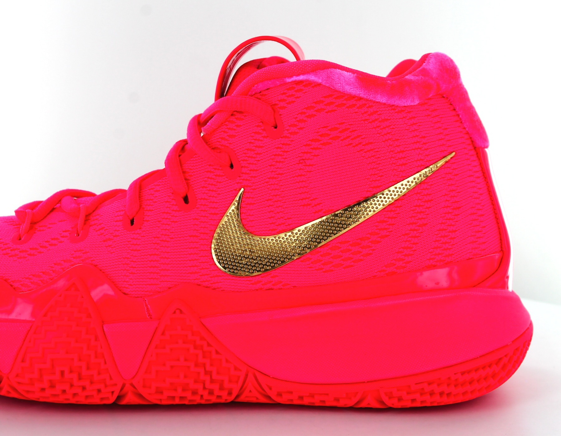 kyrie 4 red gold