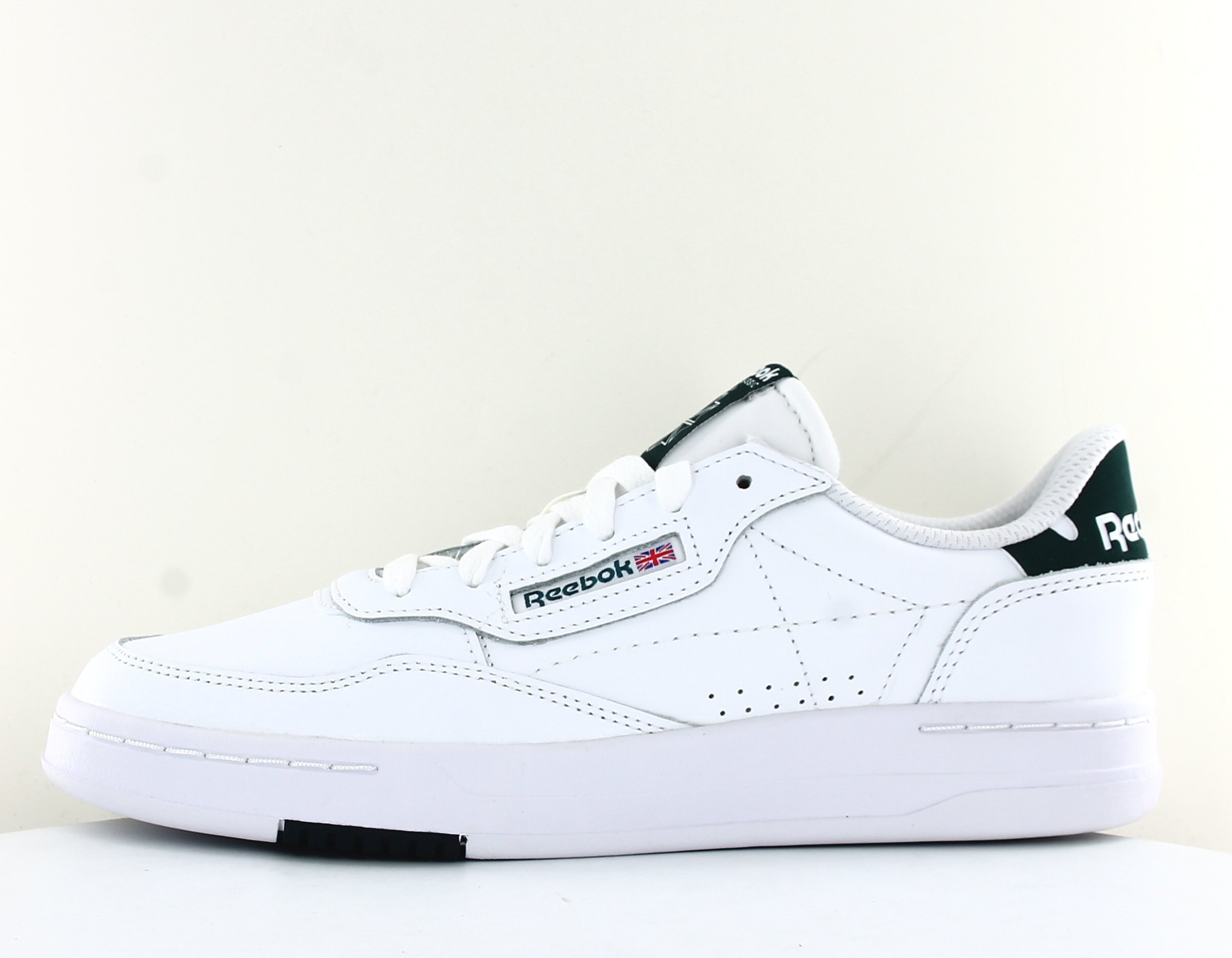 reebok-court-peak-blanc-vert01.jpg