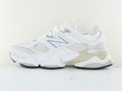 New Balance 9060 beige moonbeam
