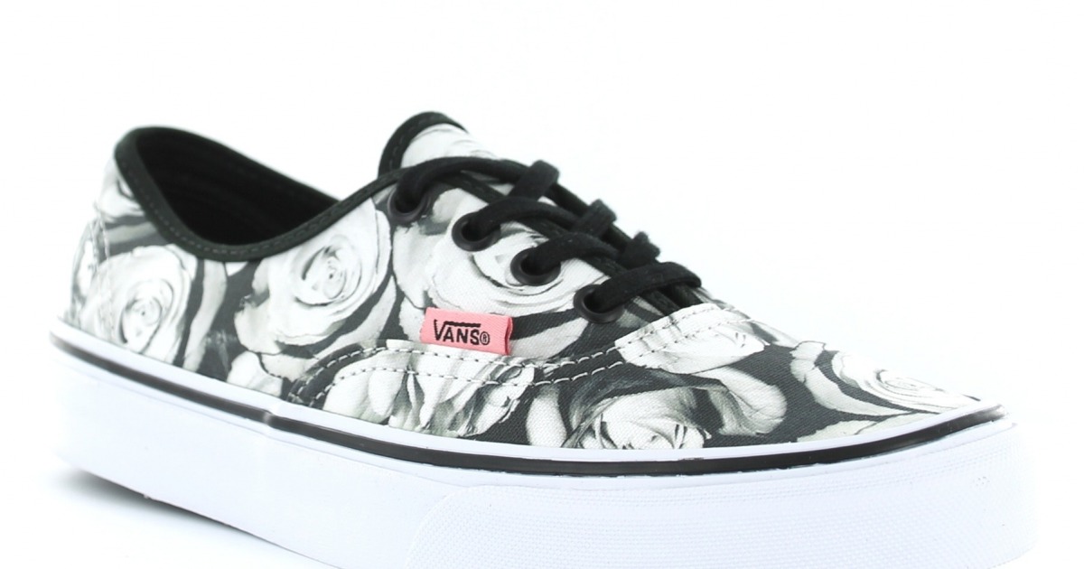 vans avec des roses rouge vans avec des roses rouge