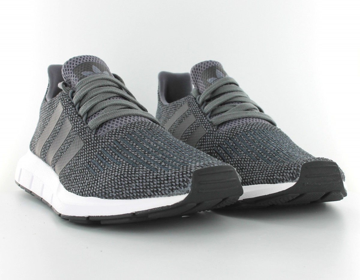 Adidas Swift run gris-noir-blanc