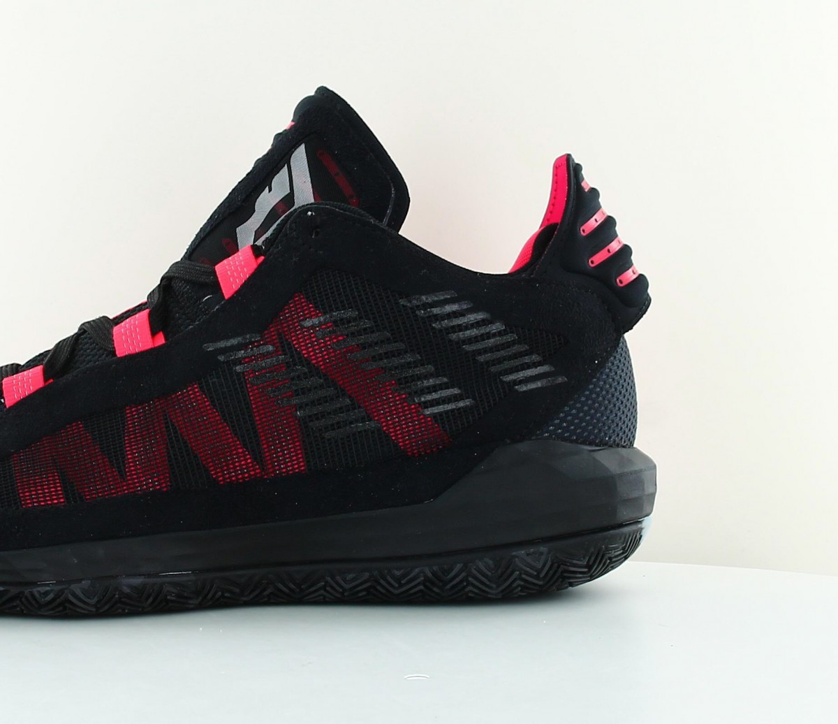 Adidas Dame 6 noir rouge crimson vert blanc