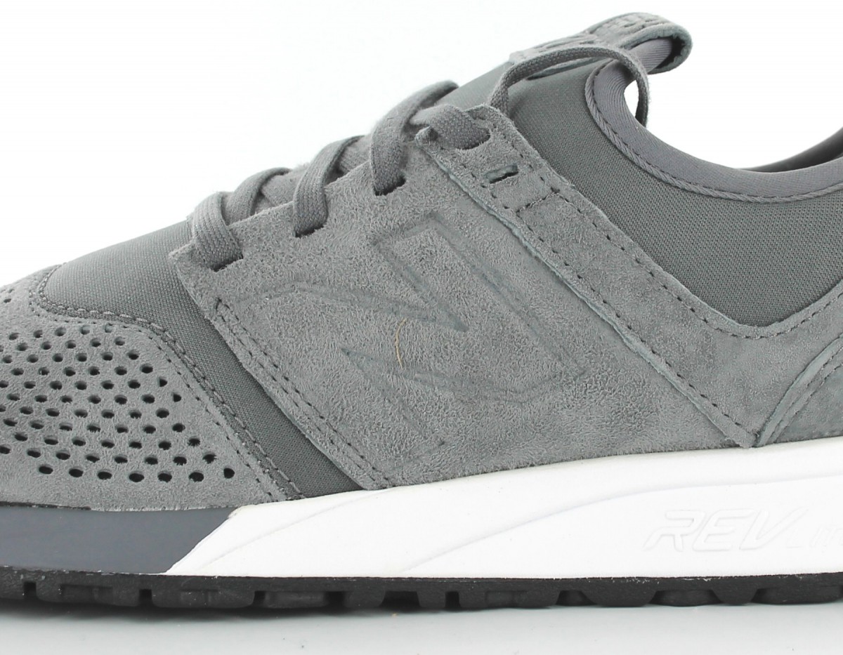 New Balance 247 Luxe Suede Gris-Blanc