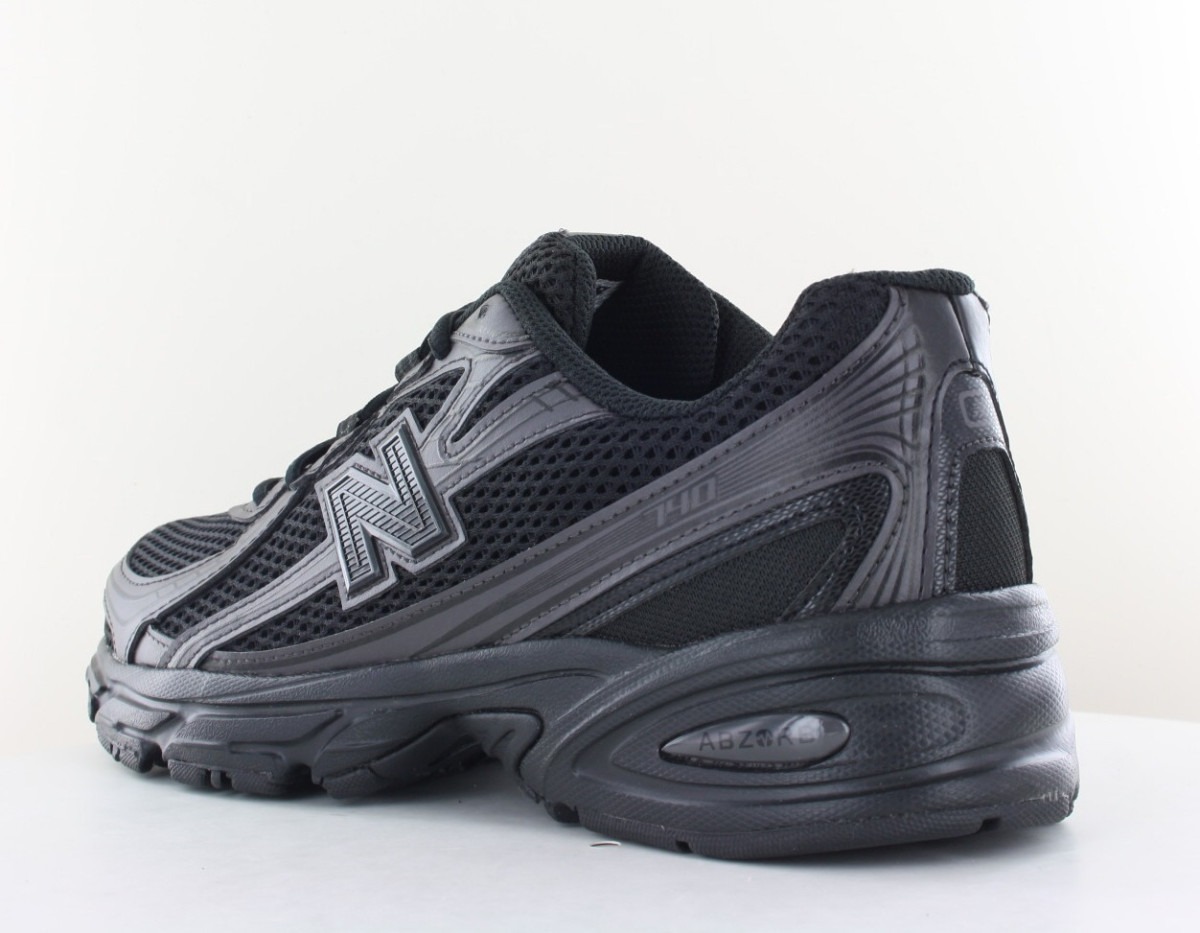 New Balance 740 noir