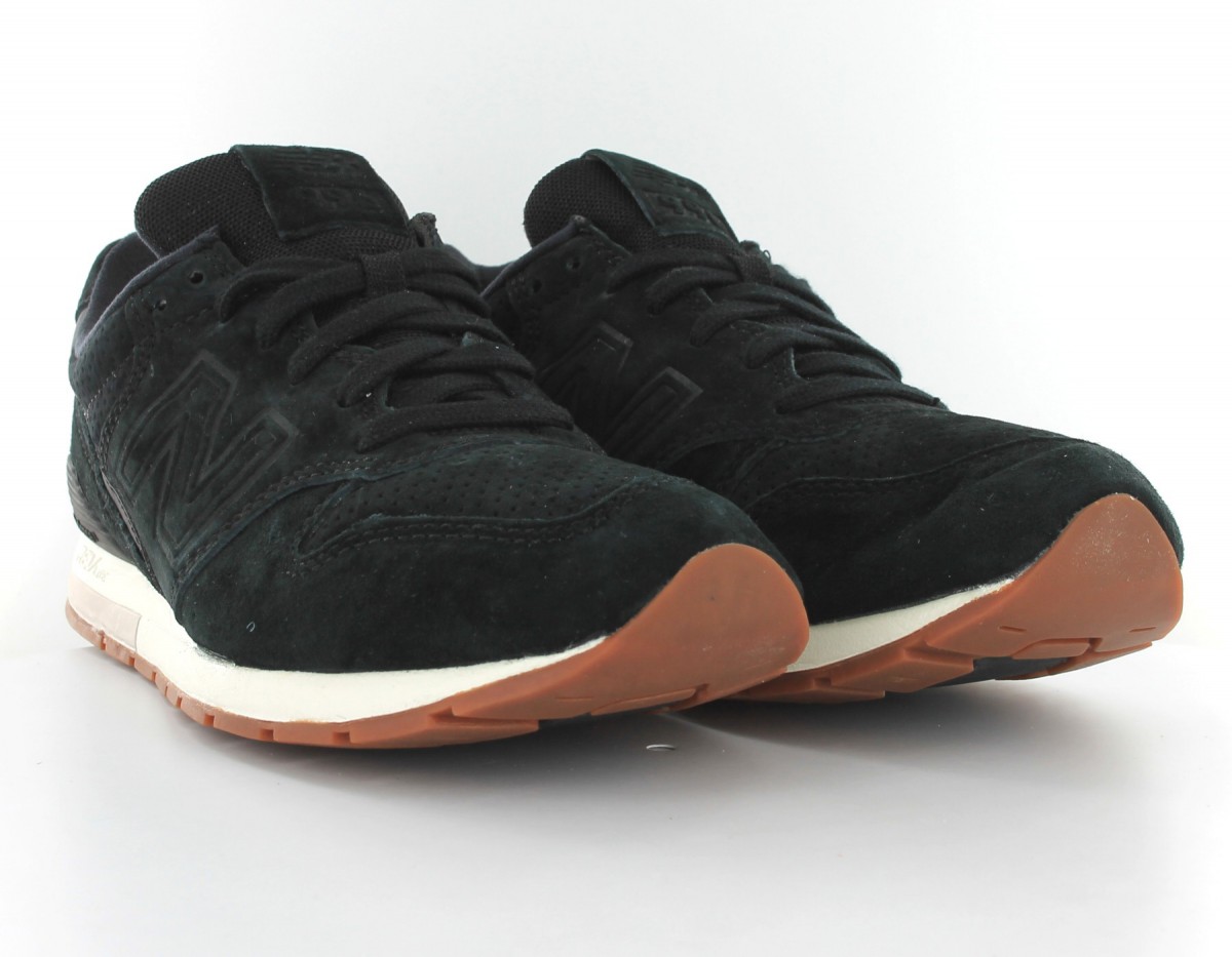 New Balance 996 Suede Noir/Gomme