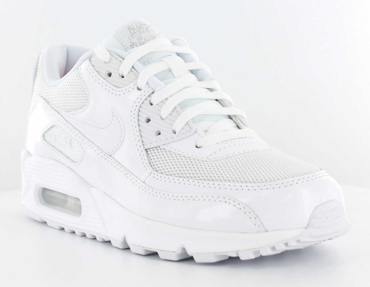 nike requin blanche femme