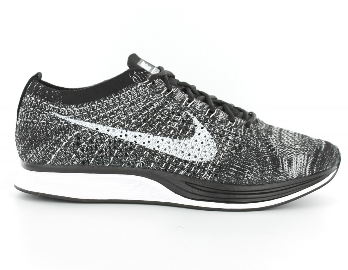 Nike Flyknit Racer NOIR/BLANC/GRIS