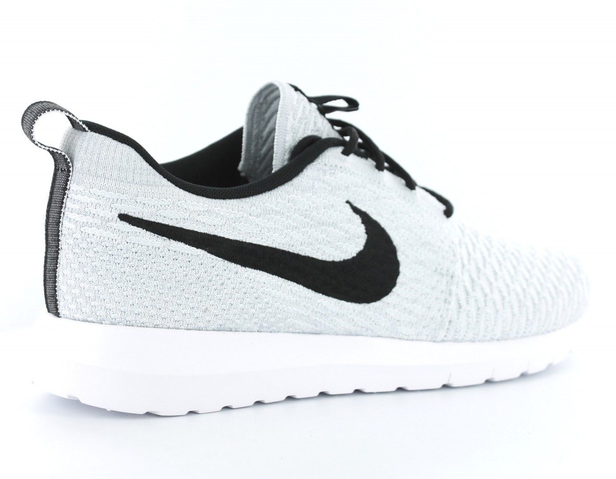 Nike Rosherun Flyknit BLANC/NOIR
