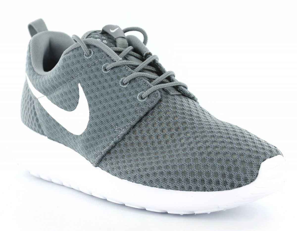 Nike Rosherun Breeze GRIS/BLANC