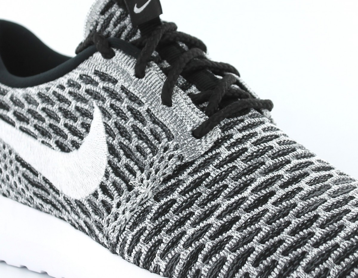 Nike Rosherun Flyknit NOIR/BLANC