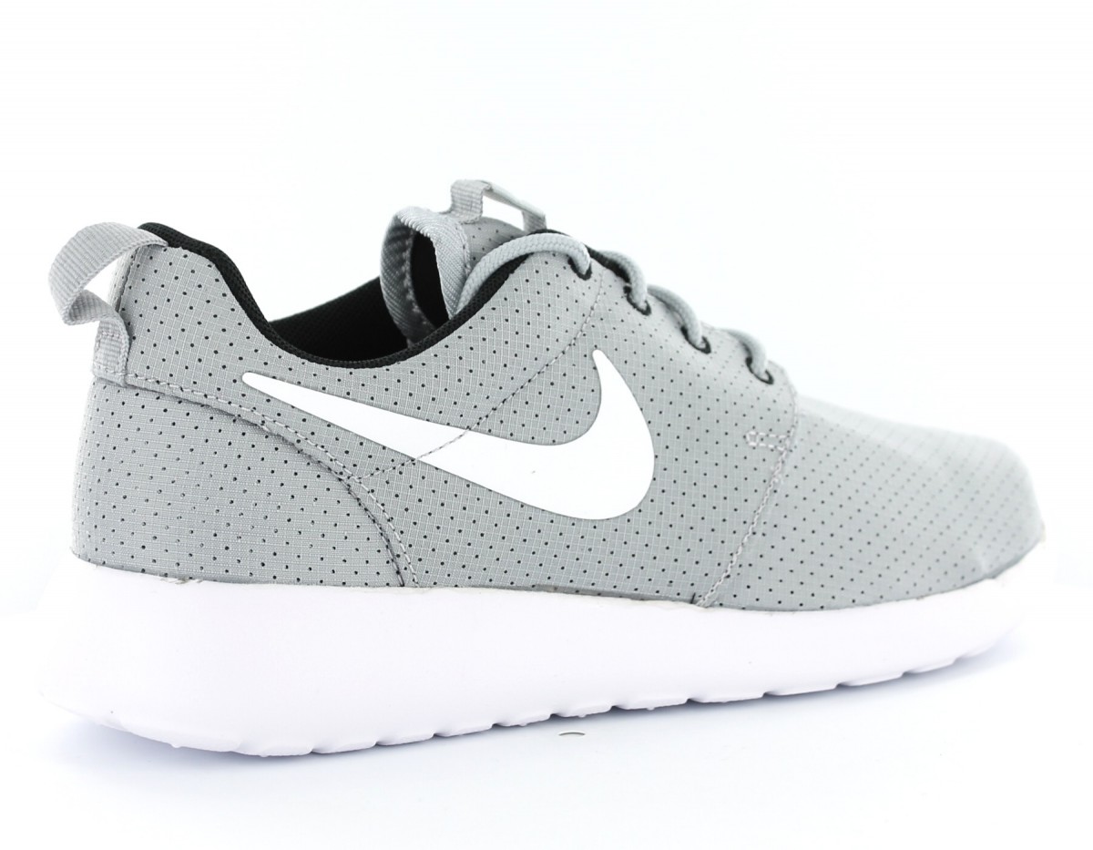 Nike Rosherun femme GRIS/BLANC