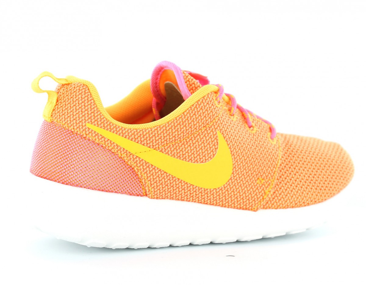 Nike Rosherun femme ORANGE/PINKGLOW