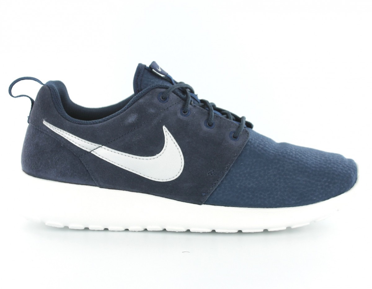 Nike Rosherun suede BLEU/MARINE