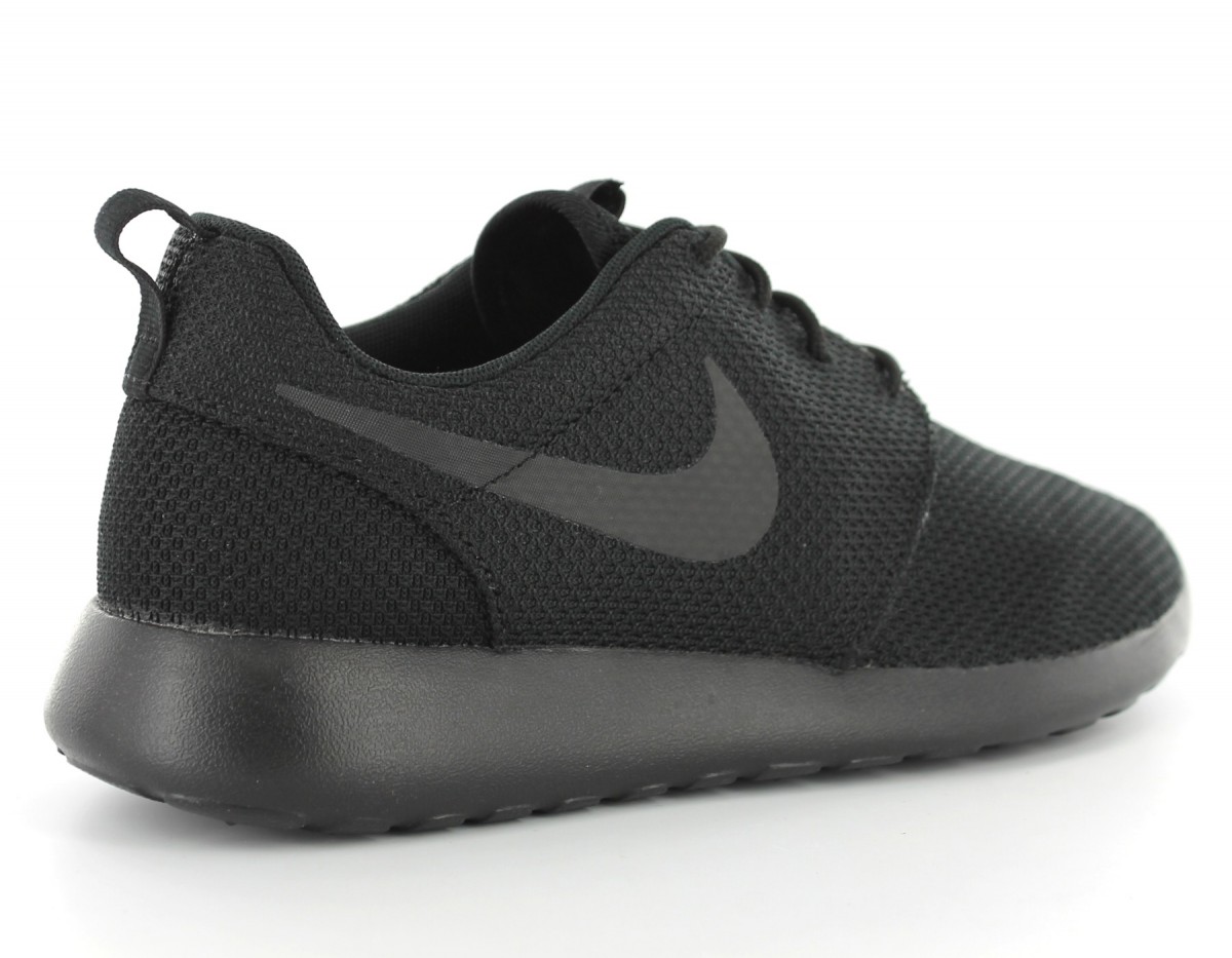 Nike Rosherun toute noir NOIR