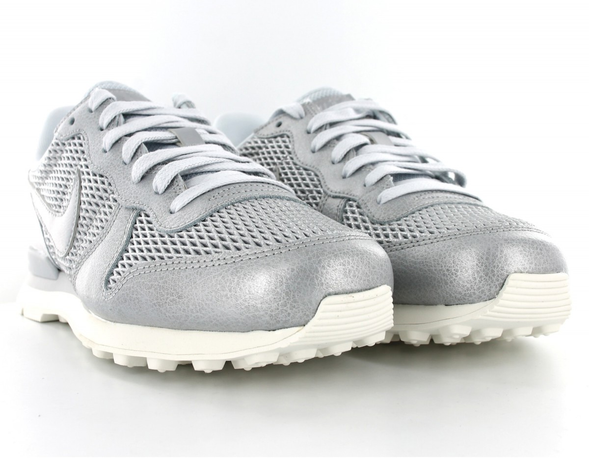 Nike internationalist premium Metallic Platinium-Pure Platinium