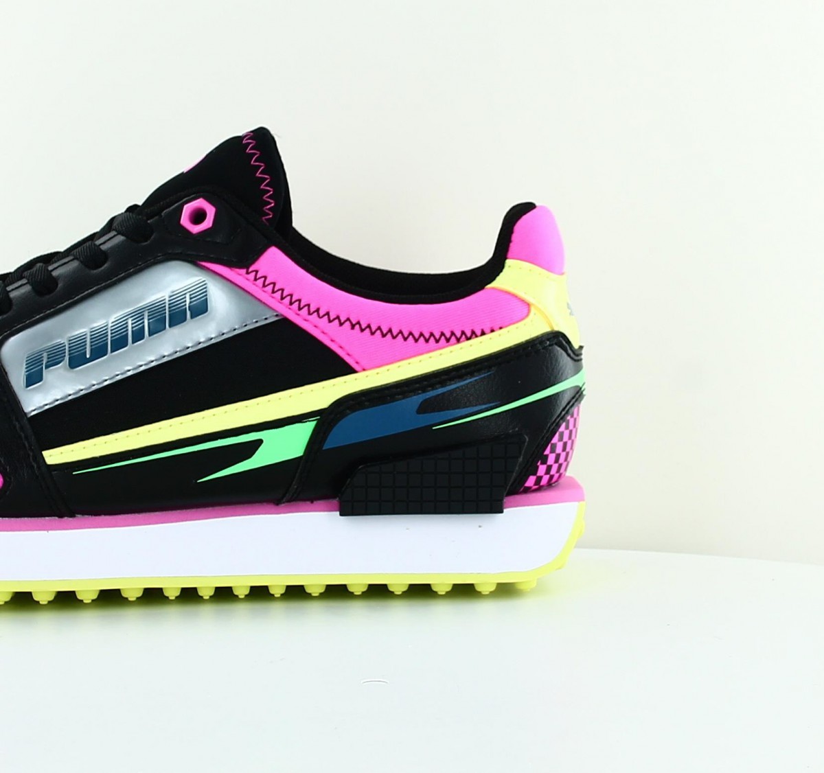 Puma Mile rider gataway noir argent rose vert jaune