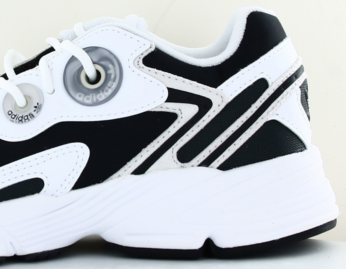 Adidas Astir blanc noir