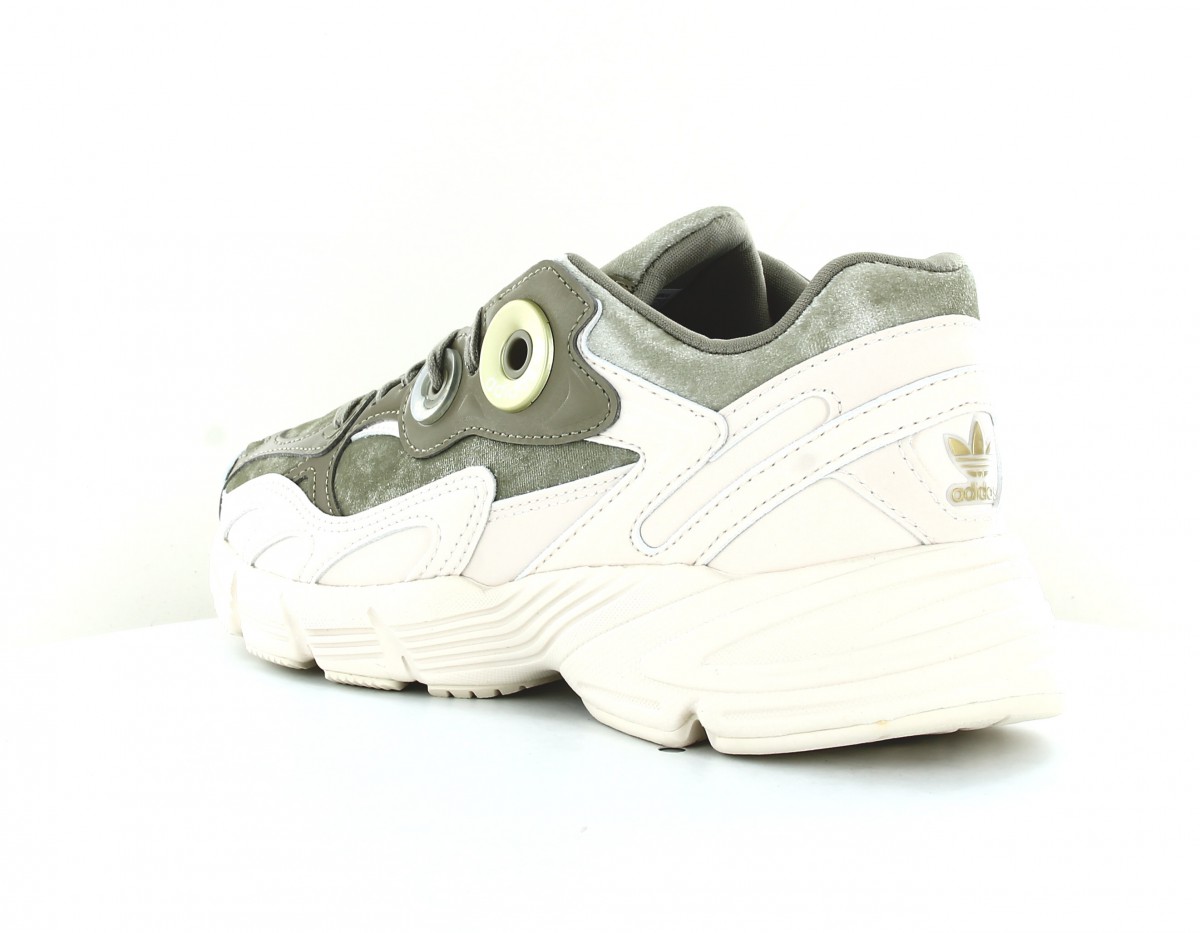 Adidas Astir vert kaki blanc