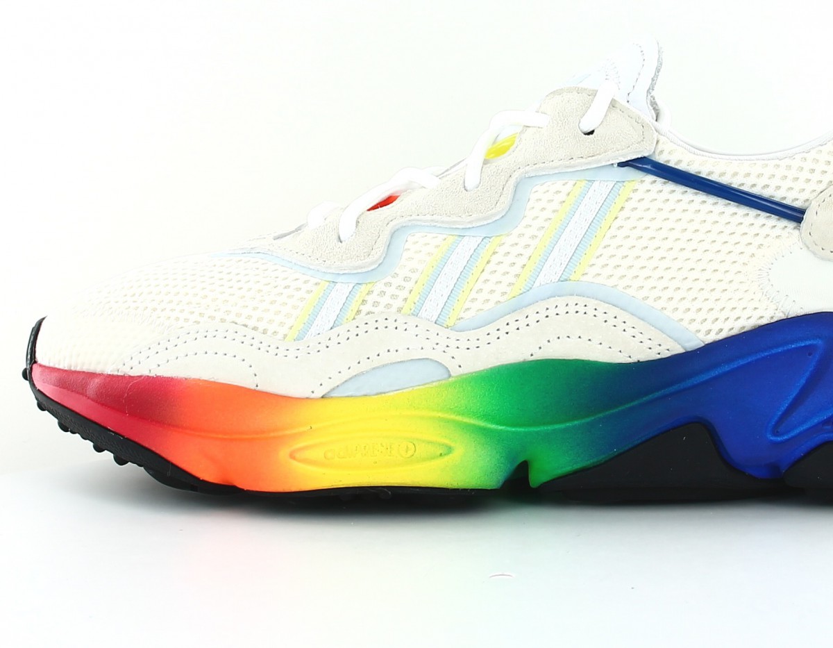 Chaussure top ozweego pride