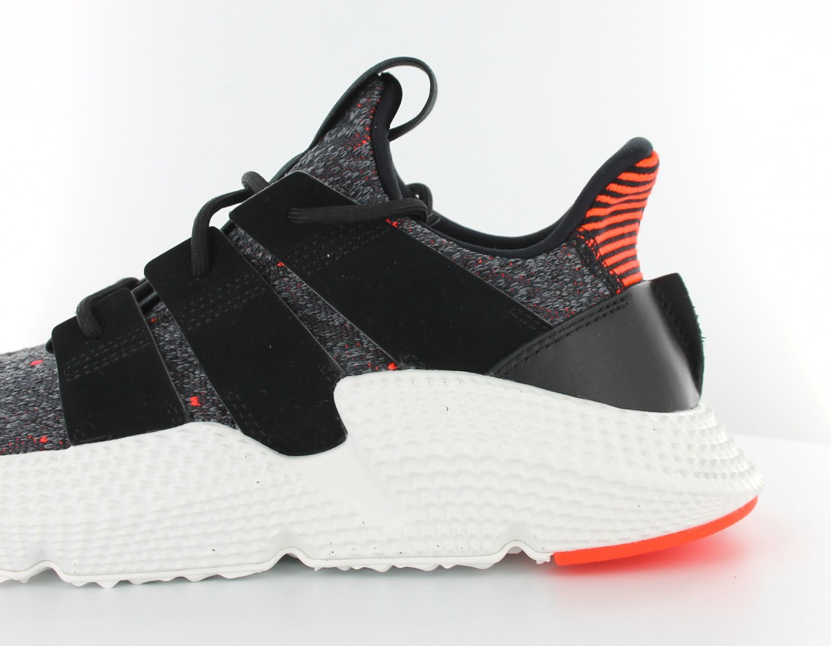 Adidas Prophere black-solar-red