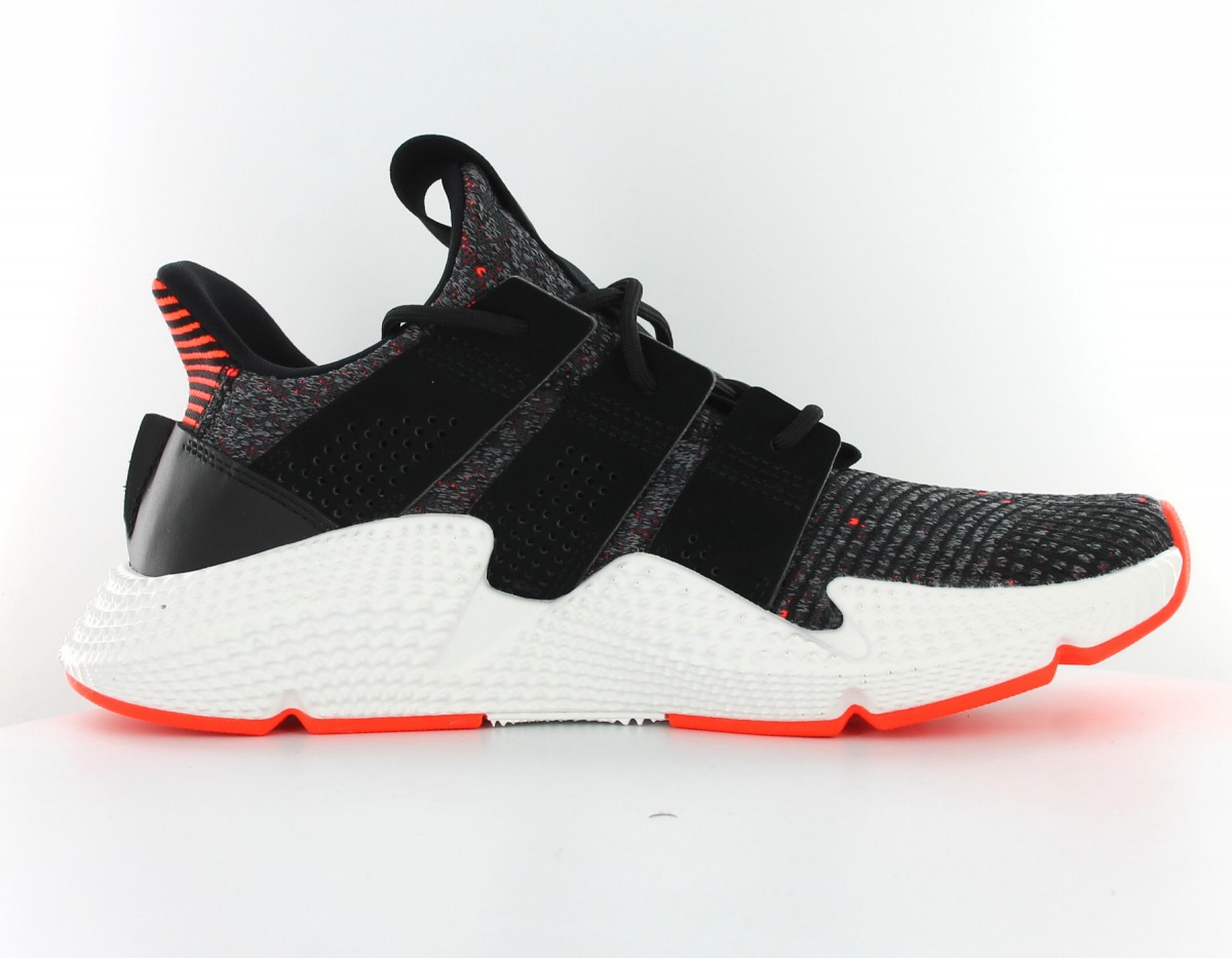 Adidas Prophere black-solar-red