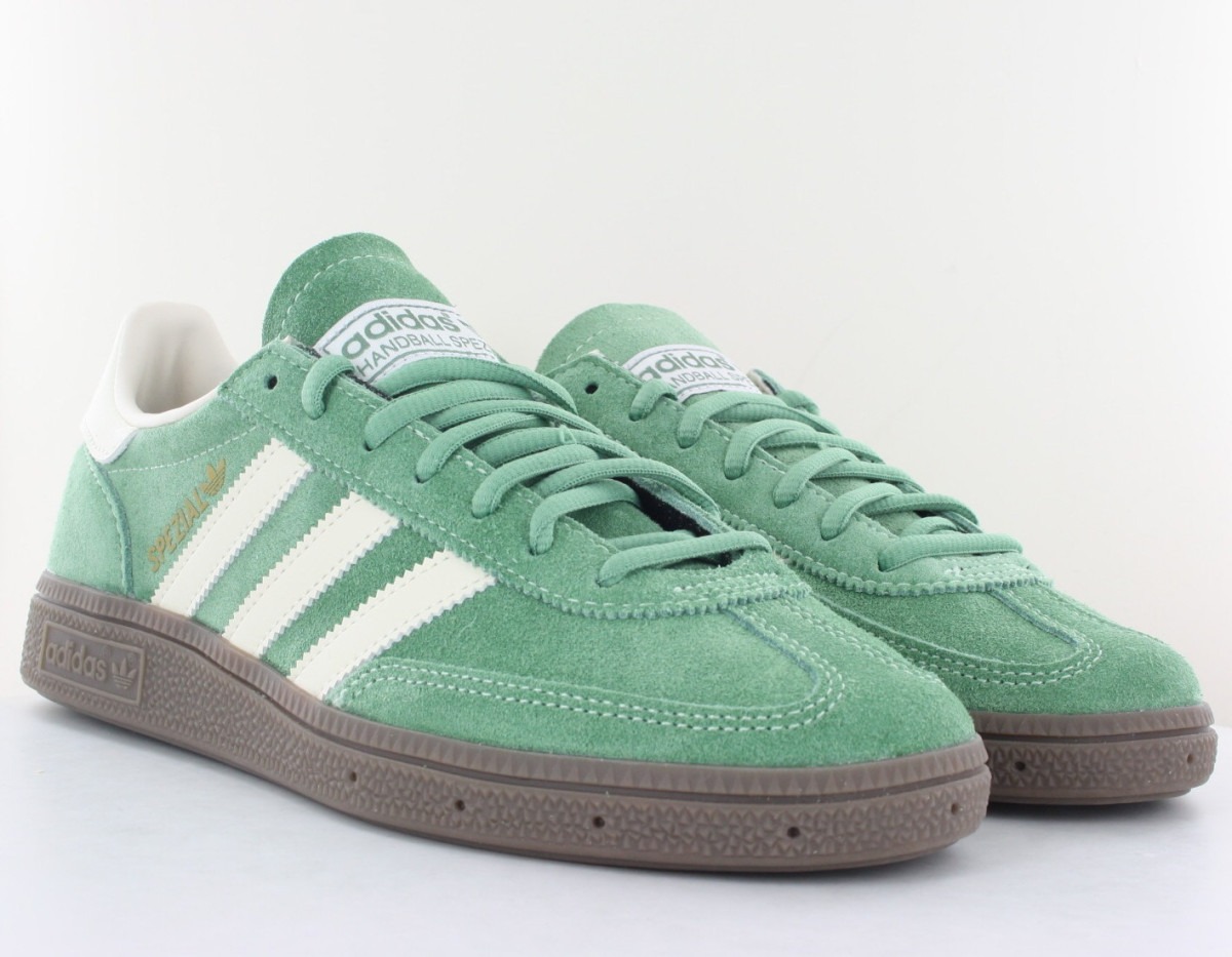 Adidas Spezial vert gomme beige