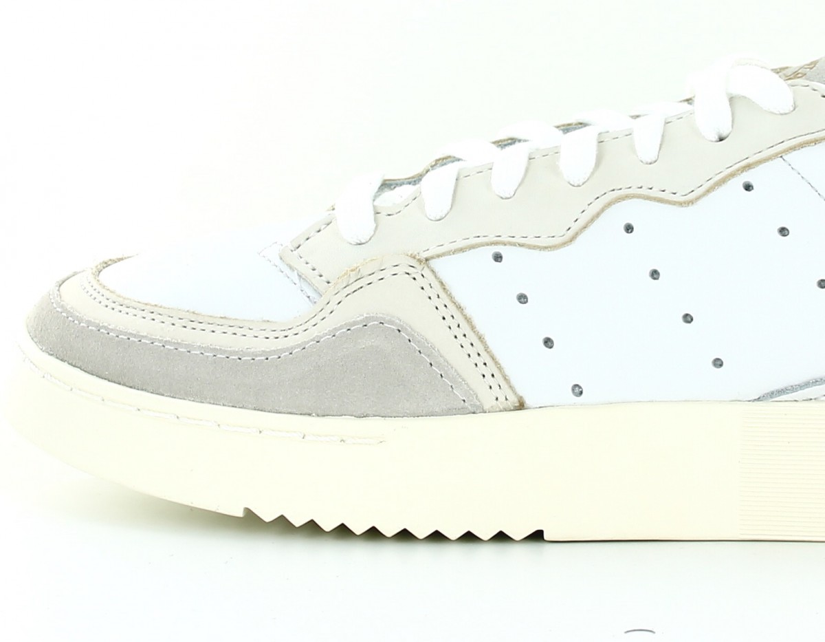 Adidas Super court blanc gris beige or