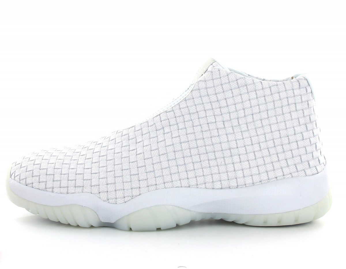 jordan future grise et rouge