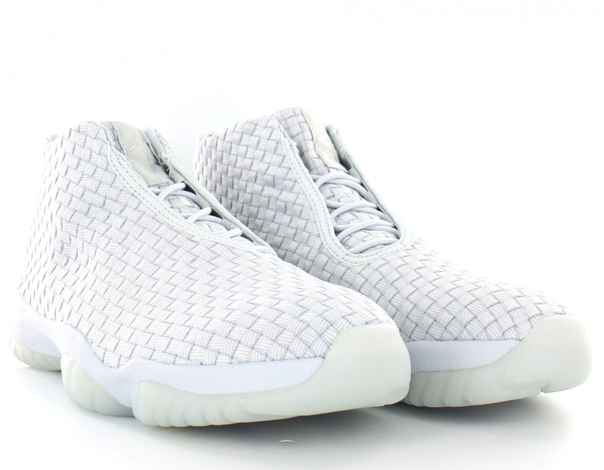 jordan future grise et rouge