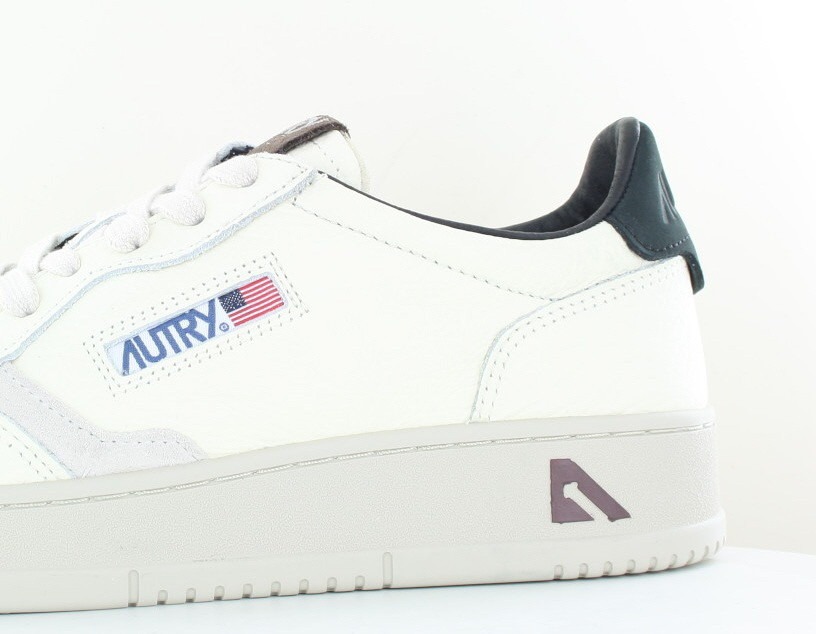 Autry Medalist cuir grainé blanc cassé noir beige