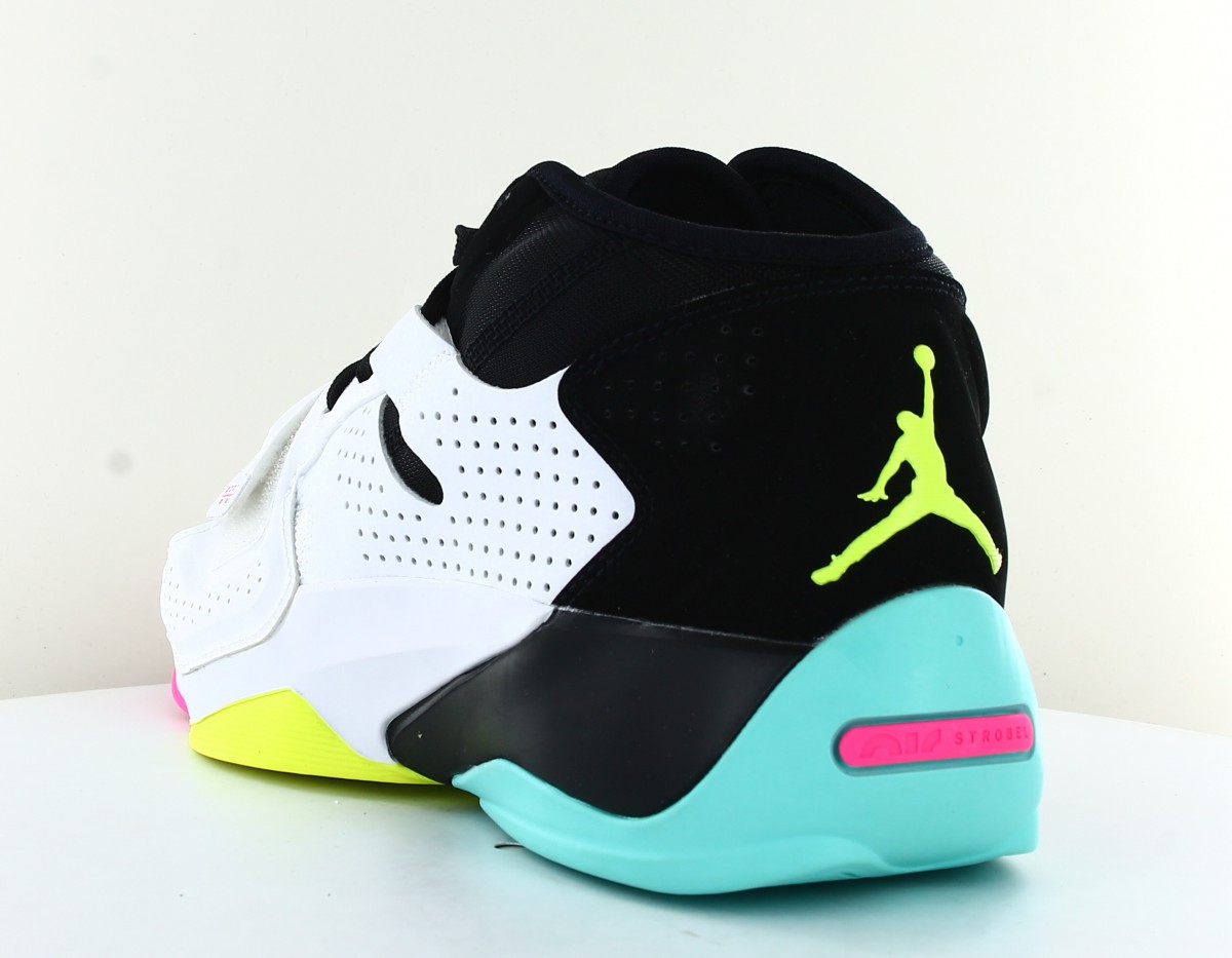 Jordan Zion 2 blanc noir jaune rose turquoise