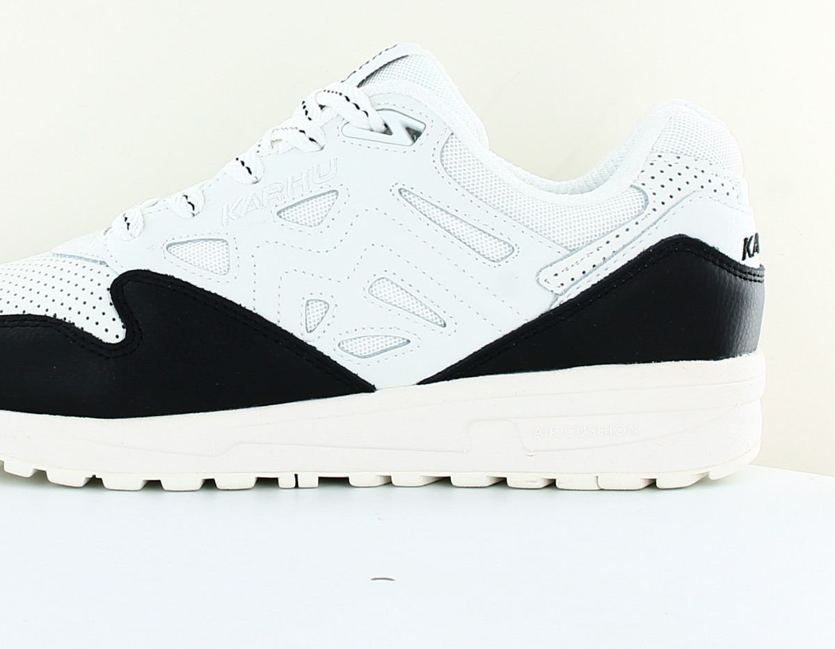 Karhu Legacy 96 blanc noir