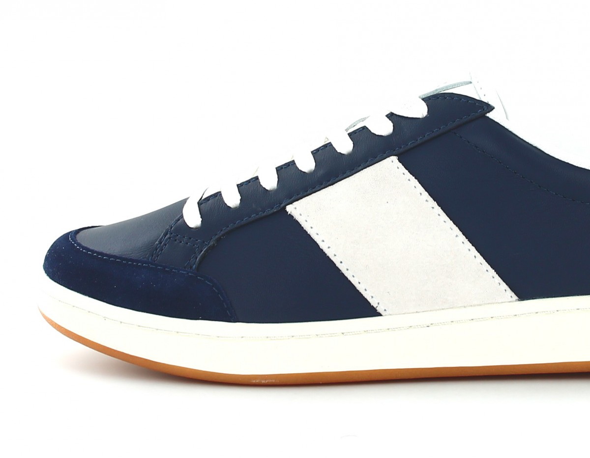 Lacoste Carnaby court bleu marine beige gomme