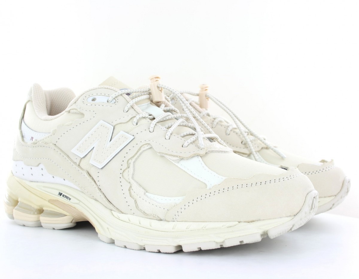 New Balance 2002R protection pack sandstone turtledove gold