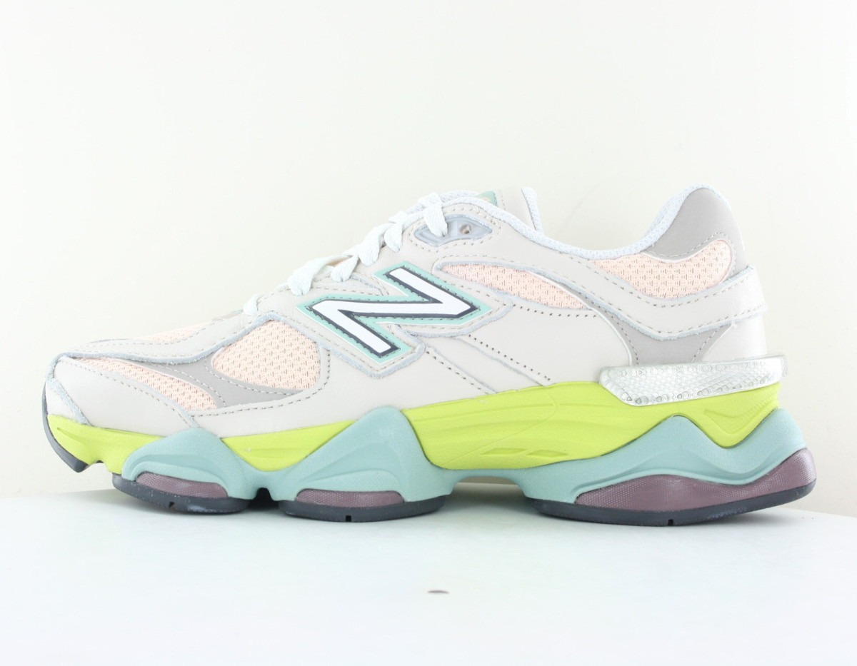 New Balance 9060 moonbeam vintage rose moonrock