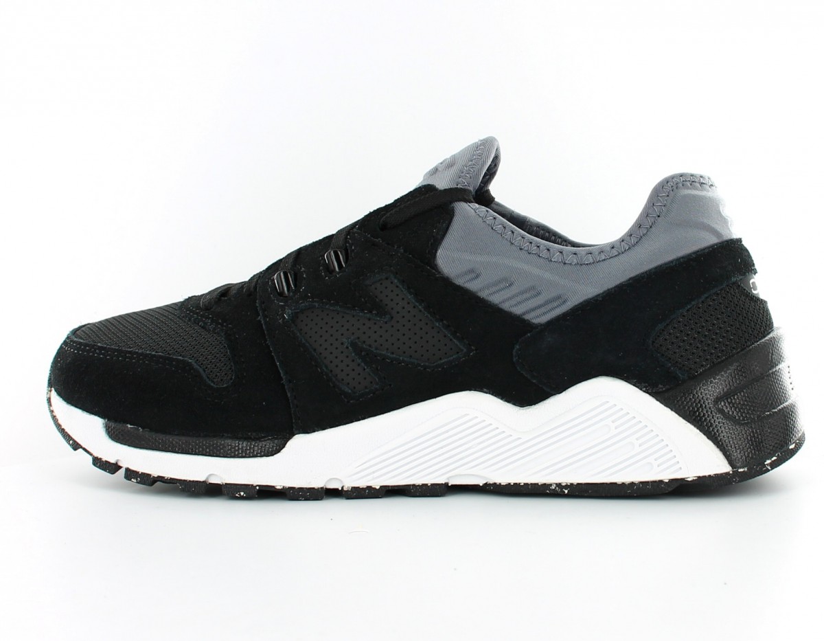 New Balance 009 Suede Noir / Gris