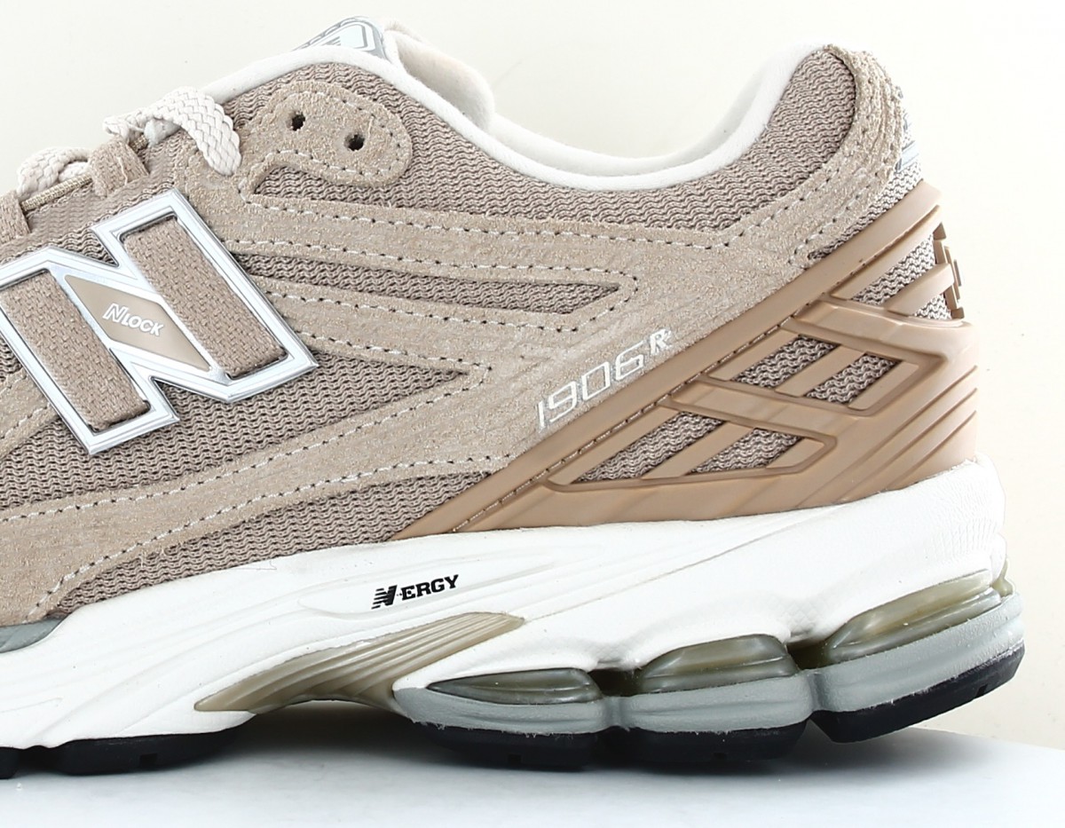 New Balance 1906 beige