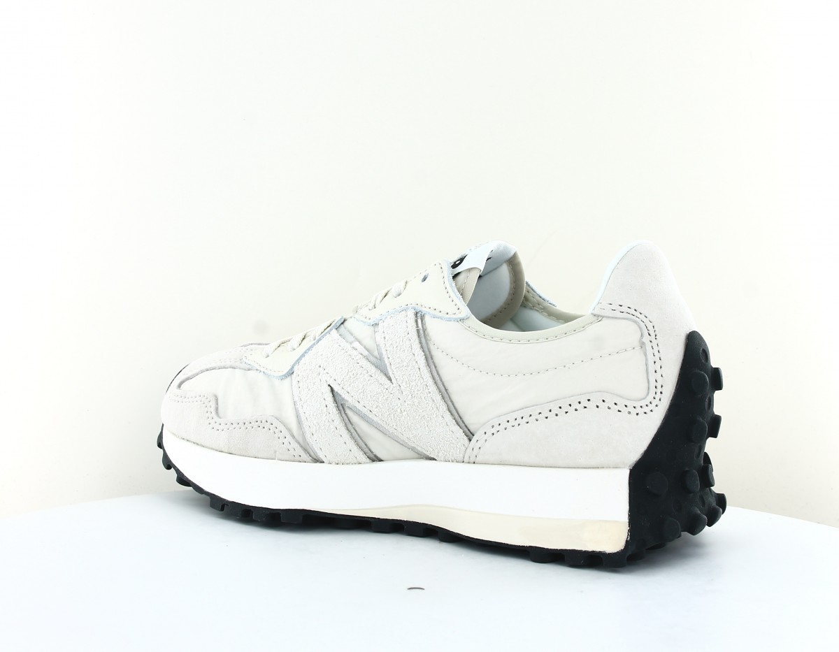 New Balance 327 beige brillant noir